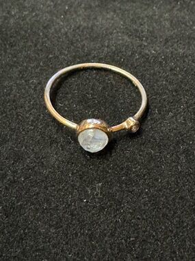 NWOT Pura Vida Gold Tone Ring with Iridescent Moonstone Color